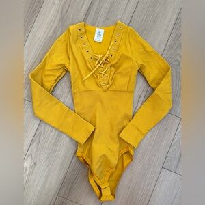 Tissini Body Madelyn Shapewear Bodysuit Mustard Tummy Control Medium